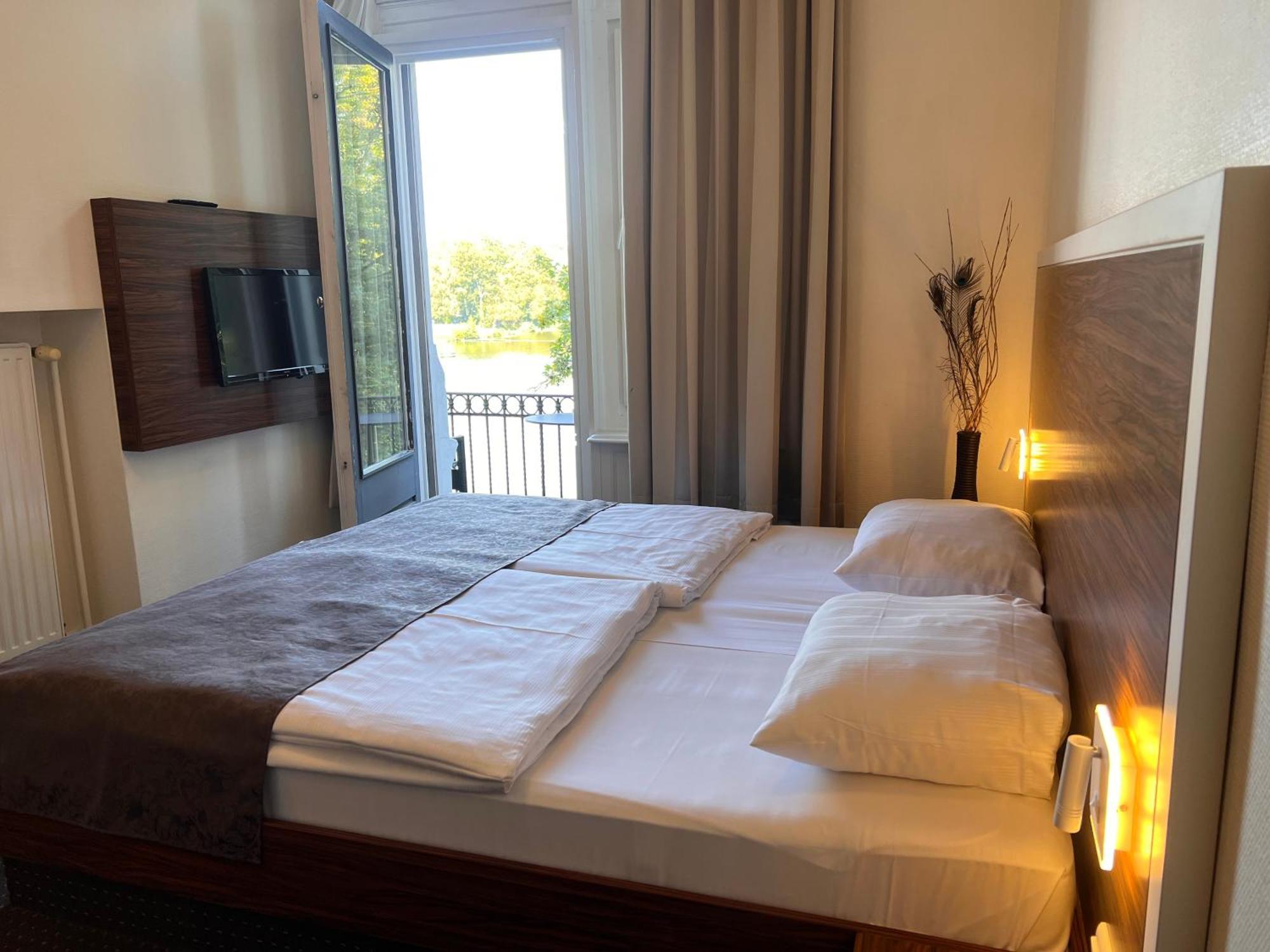 ליבק Hotel Excellent מראה חיצוני תמונה