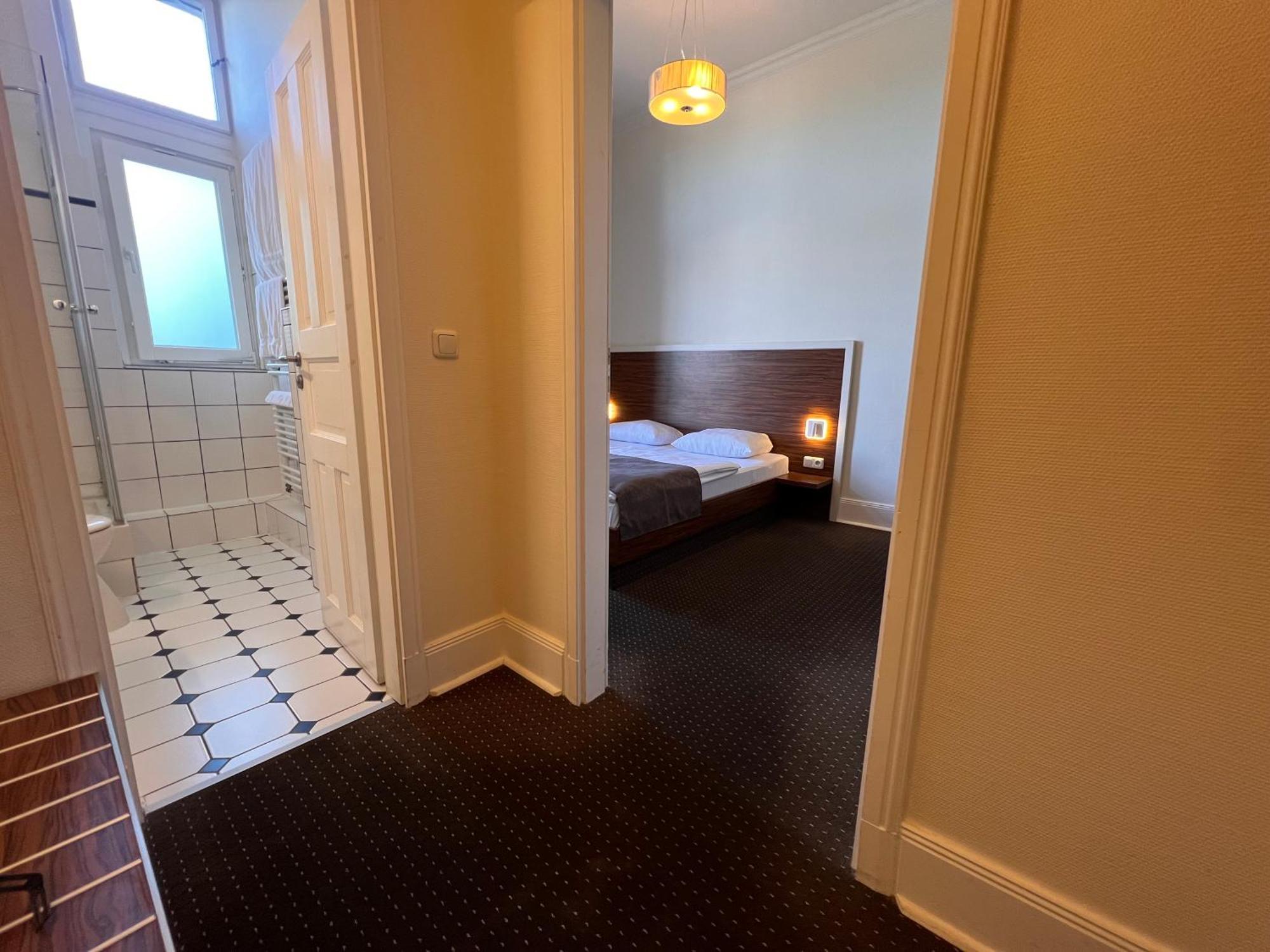 ליבק Hotel Excellent מראה חיצוני תמונה